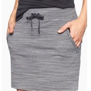 Athleta Metro Skirt/Skort SIZE SMALL